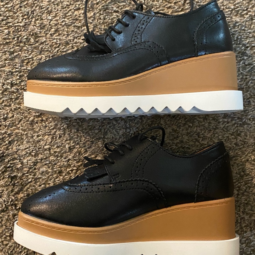 Fashion women’s platform shoes size 4